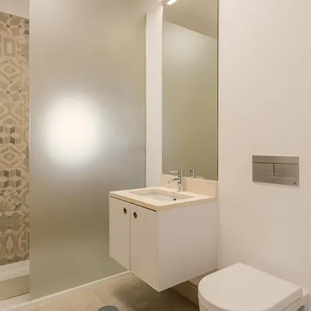 Joivy Modern Flat With River View Near Bica Elevator