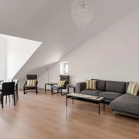 Apartment Joivy Modern Flat With River View Near Bica Elevator Lisbon