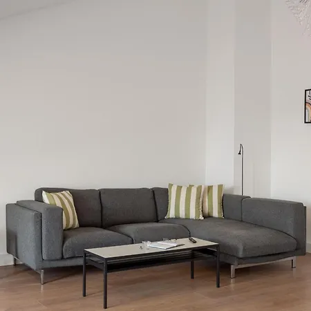 Joivy Modern Flat With River View Near Bica Elevator Lisbon