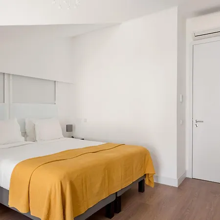 Joivy Modern Flat With River View Near Bica Elevator Apartment Lisbon