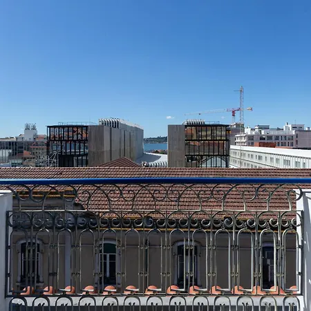 Joivy Modern Flat With River View Near Bica Elevator Lisbon