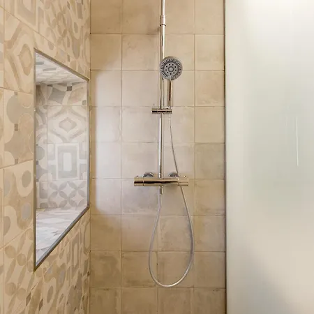 Joivy Modern Flat With River View Near Bica Elevator Apartment Lisbon